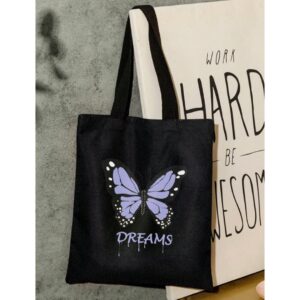 حقيبة “DREAMS” العملية خفيفة على الكتف وتتحمل الاستخدام اليومي الشاق. تمنحك مظهراً جذاباً ومساحة واسعة تغنيك عن الحقائب البلاستيكية.